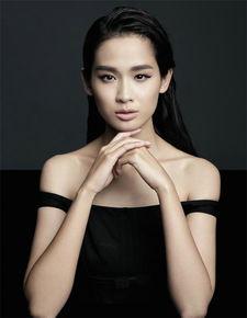 屈菁菁照片