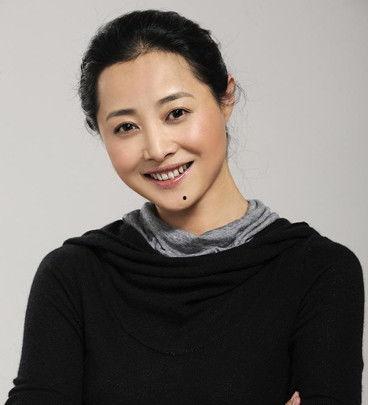 曾才华个人资料,才华横溢的青年才俊，引领时代潮流的先锋人物